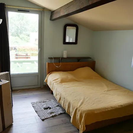 Kwatera prywatna Cantegrel, D'hôtes Et Sanitaires à L'étage Chez L'habitant, 3 Jours Minimum Lunel-Viel