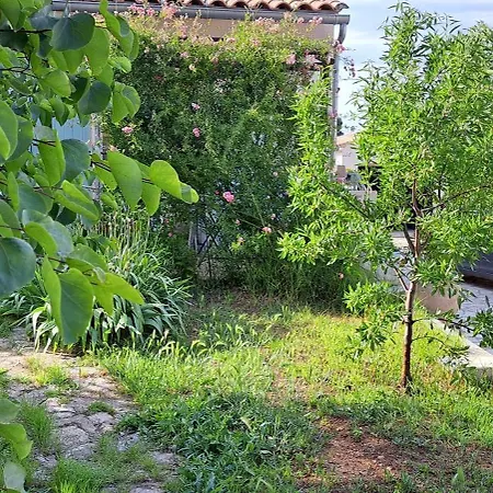 Cantegrel, D'hôtes Et Sanitaires à L'étage Chez L'habitant, 2 Jours Minimum
